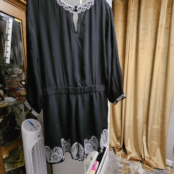 Loft Shorts Romper black with elastic waist and paisley embroidery - Picture 2 of 4